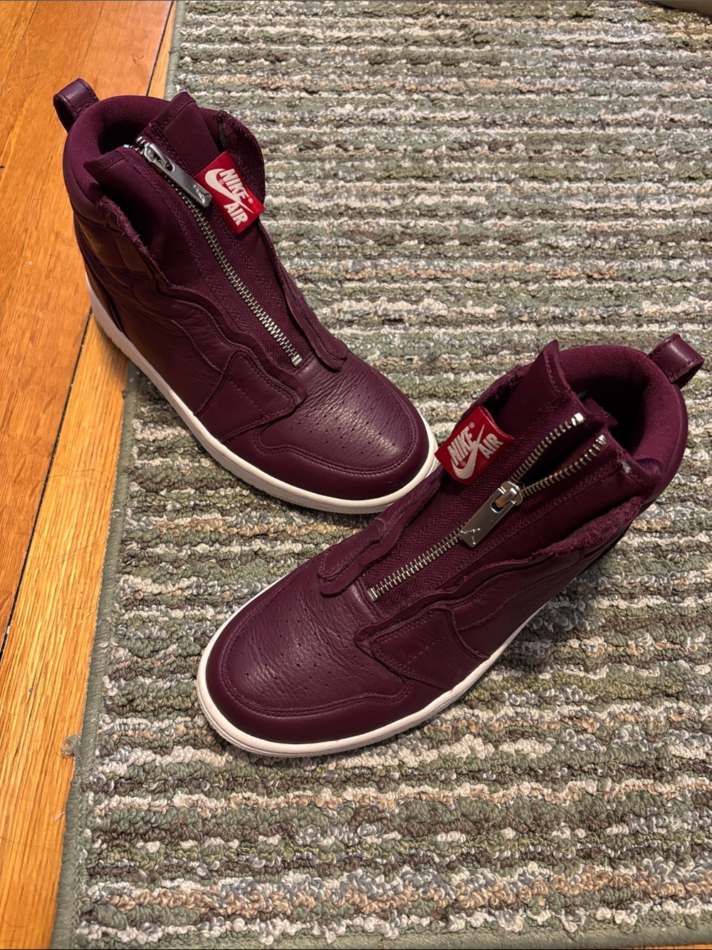 Nike air Jordan Burgundy Zipper-Front High-Top Sneakers